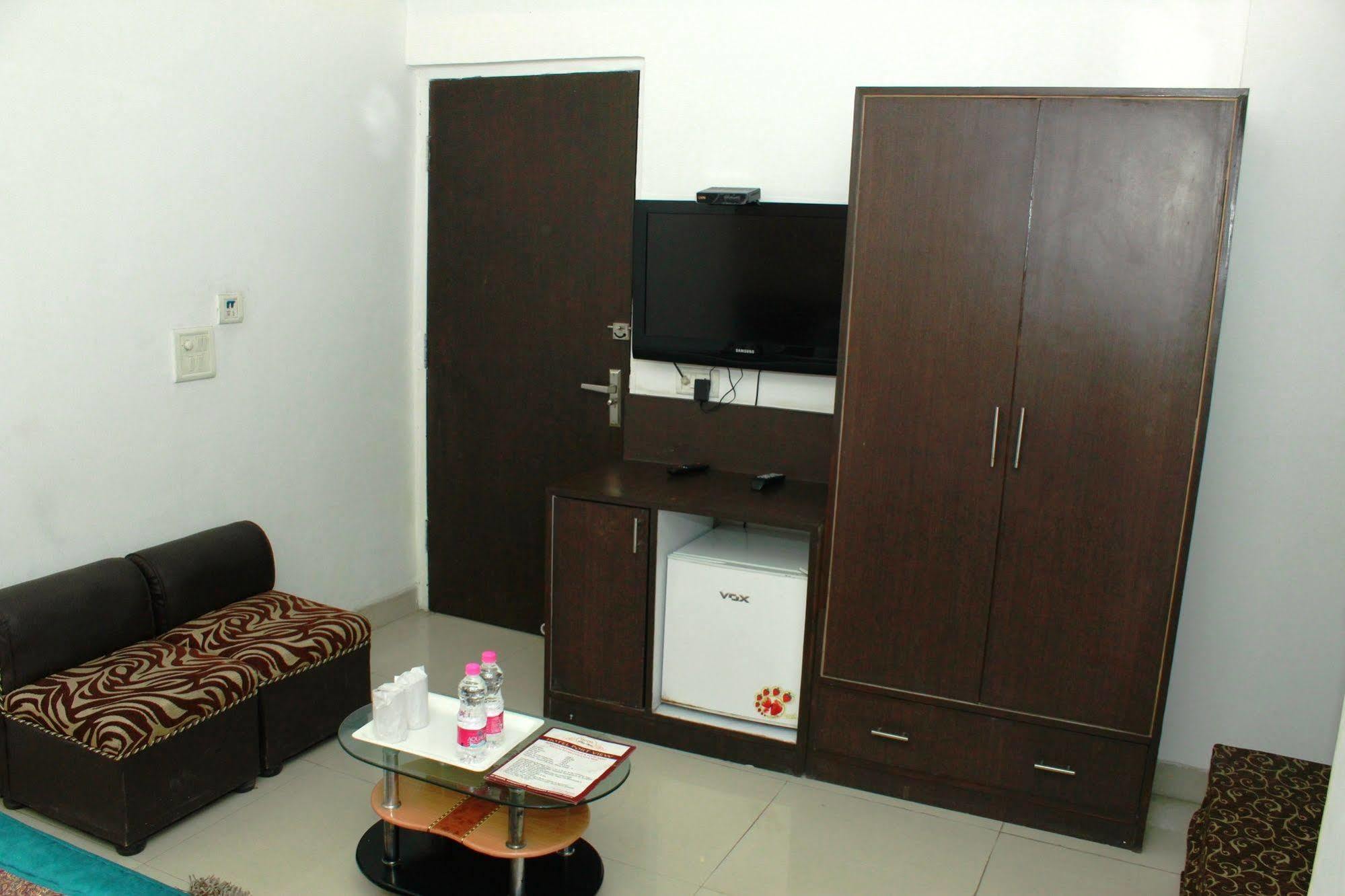 Airport Hotel Port View نيودلهي المظهر الخارجي الصورة