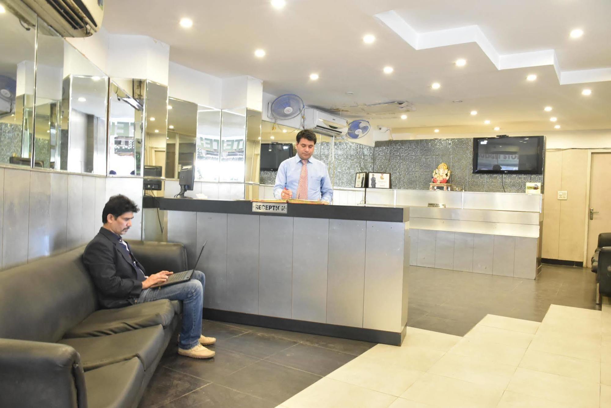 Airport Hotel Port View نيودلهي المظهر الخارجي الصورة