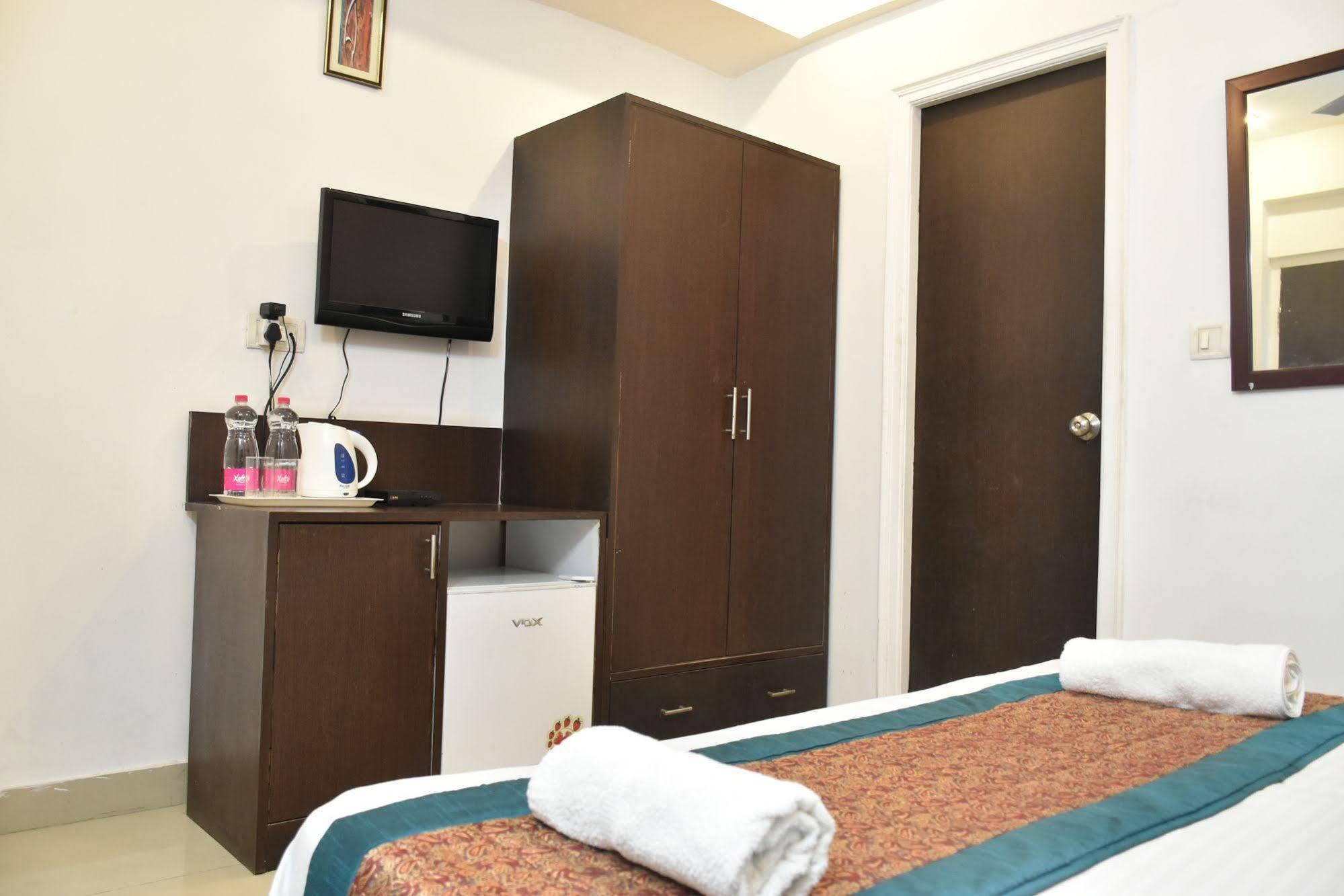 Airport Hotel Port View نيودلهي المظهر الخارجي الصورة