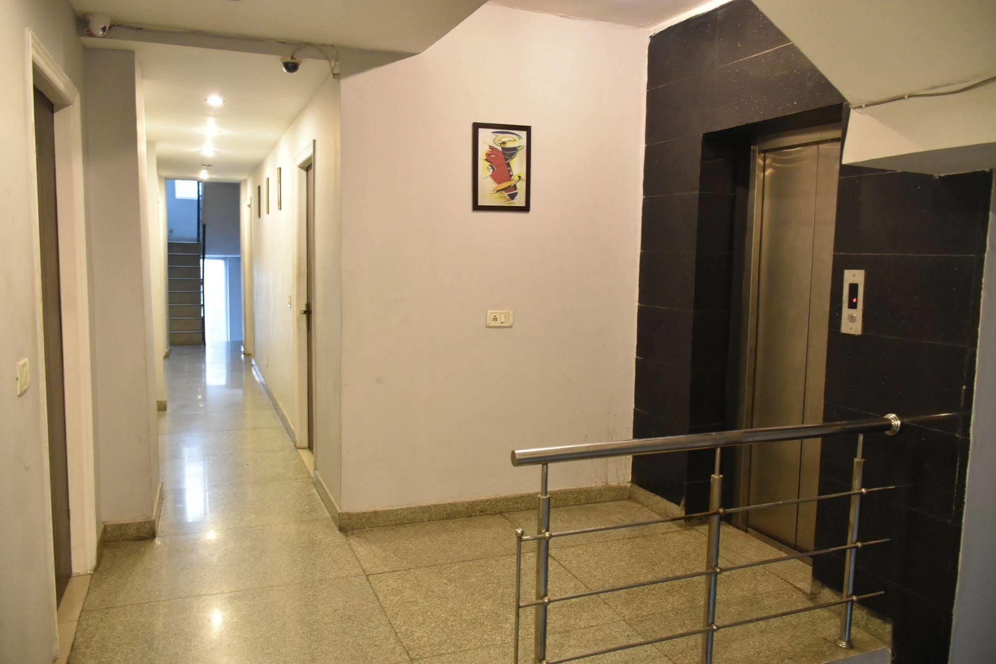Airport Hotel Port View نيودلهي المظهر الخارجي الصورة